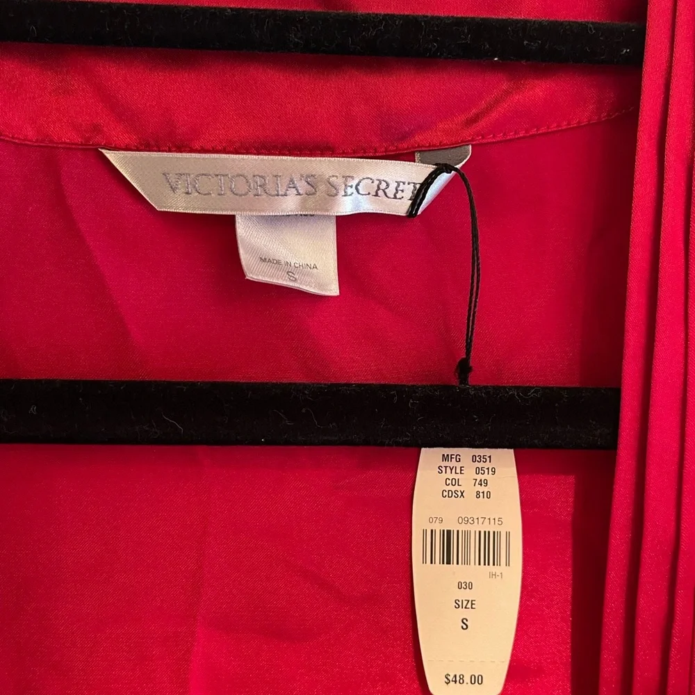 Victoria Secret Silk Robe - Picture 3 of 3